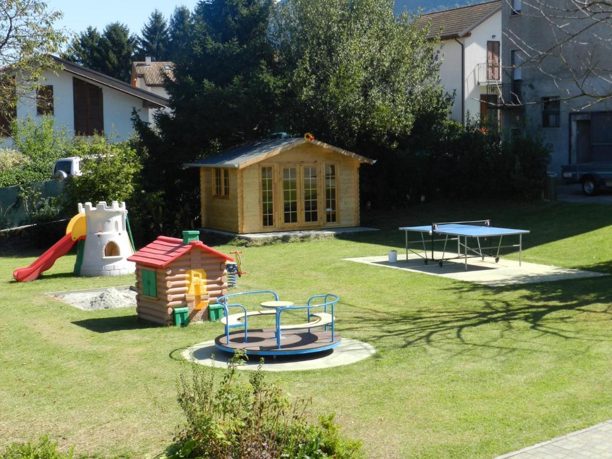 Residence Girasole Casa Rossa A Colico Exteriör bild