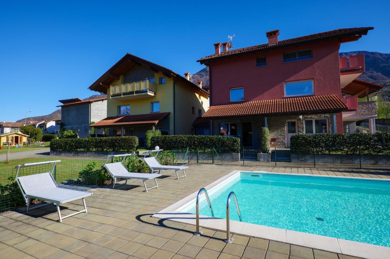 Residence Girasole Casa Rossa A Colico Exteriör bild